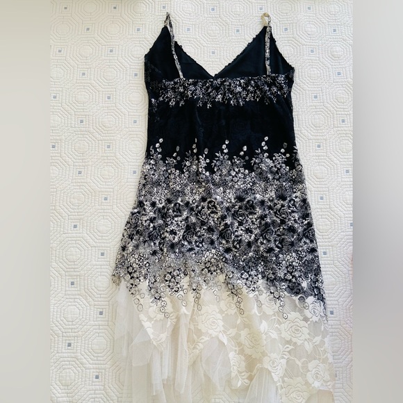 My Vegas dress! Sequined and flirty with several layers of tulle- bodycon - Picture 4 of 6